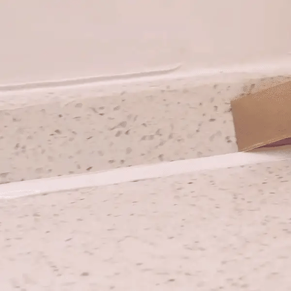 https://naxtio.com/cdn/shop/files/1100213905178-ezgif.com-video-to-gif-converter_1.webp?v=1719928124&width=1500 Masking Tape Applicator