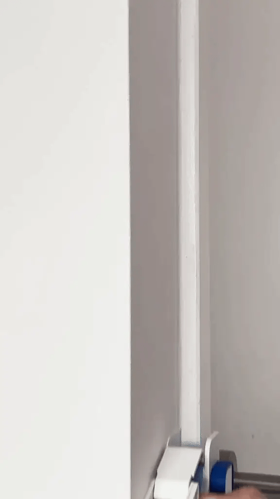 https://naxtio.com/cdn/shop/files/Snaptik.app_7372165817775050017-ezgif.com-video-to-gif-converter_1.webp?v=1719928152&width=1500 Masking Tape Applicator